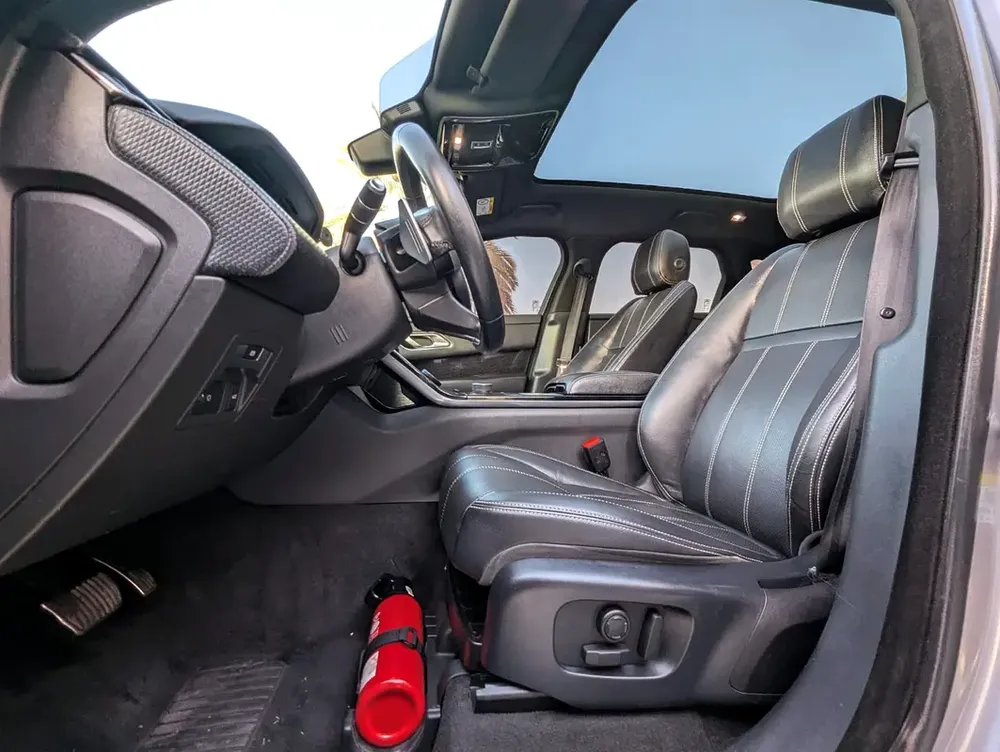 LAND ROVER RANGE ROVER VELAR 2020 R-DYNAMIC SE GCC IN EXCELLENT CONDITION - Image 6