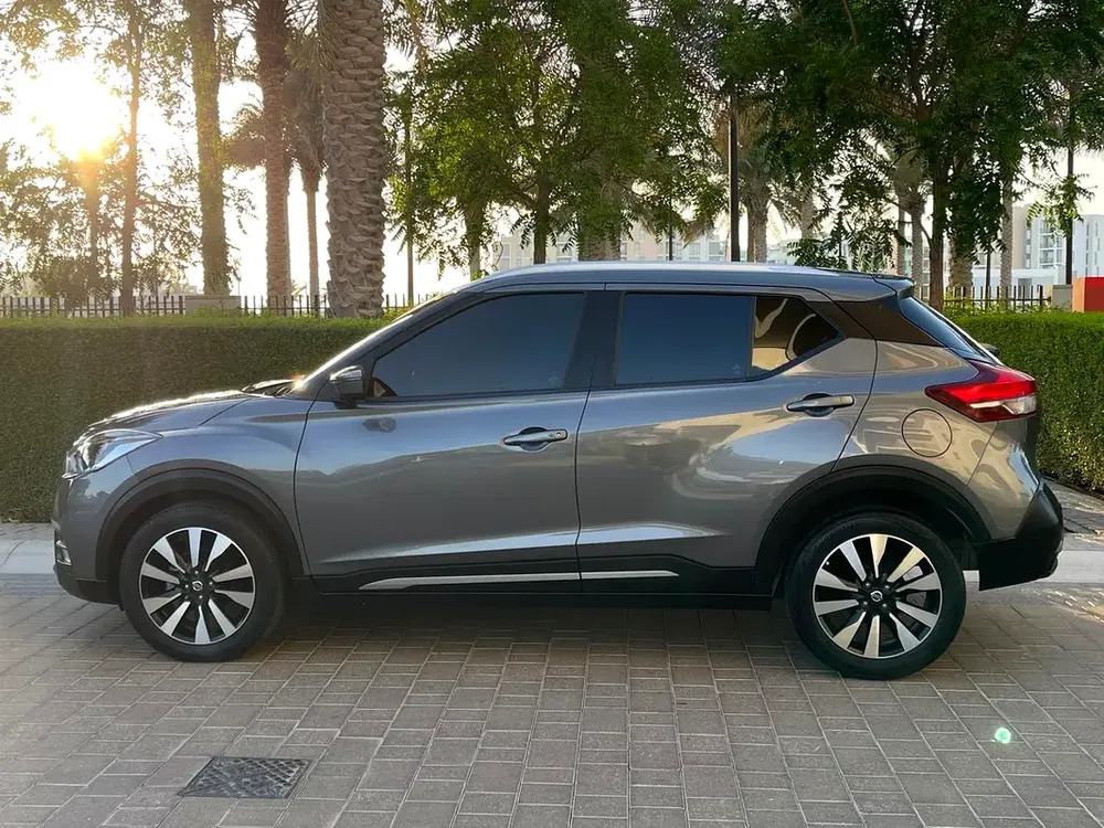 2020 Nissan Kicks SL //Very Low Mileage//Full agency Maintained// No Accident - Image 4