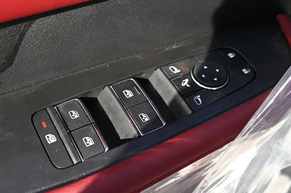 Nissan Patrol SE Platinum City 3.8L -2026 - Image 7
