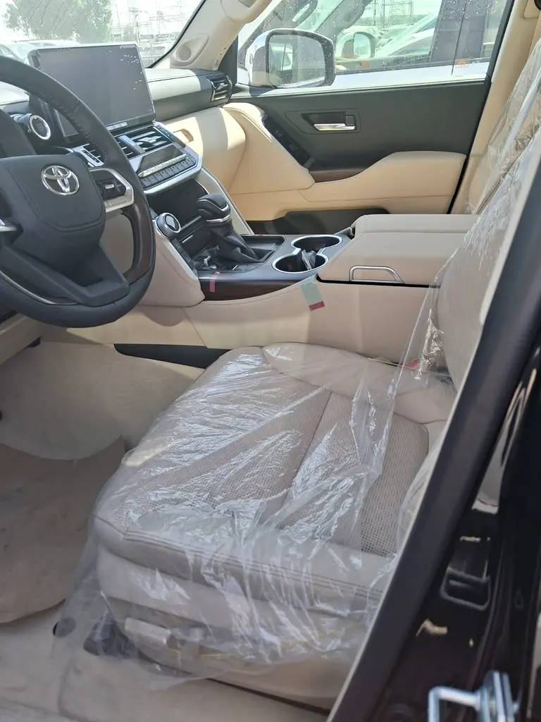 Toyota Land Cruiser VX 2025 GCC Specs - Brand New - Image 6