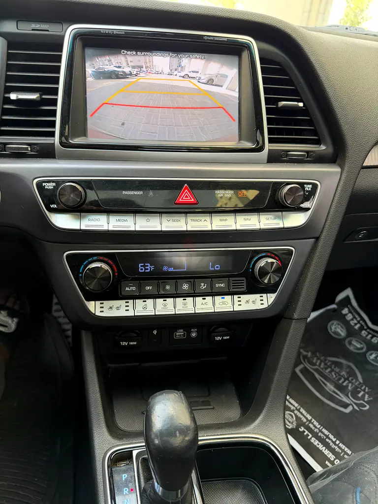 Hyundai Sonata Limited 2.0T - Image 15