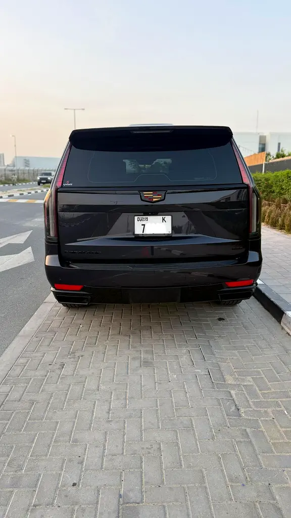 2023 Cadillac Escalade Premium Luxury | GCC | Al Ghandi Warranty | Full Agency Service - Image 13