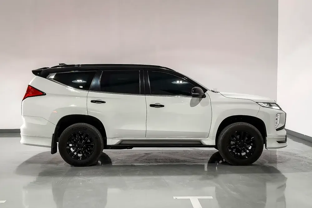AED 1398/month | 2023 Mitsubishi Montero Sport  | GCC Specs | Ref#458744 - Image 4