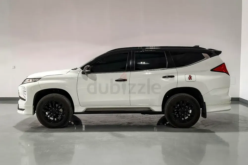 AED 1398/month | 2023 Mitsubishi Montero Sport  | GCC Specs | Ref#458744 - Image 5
