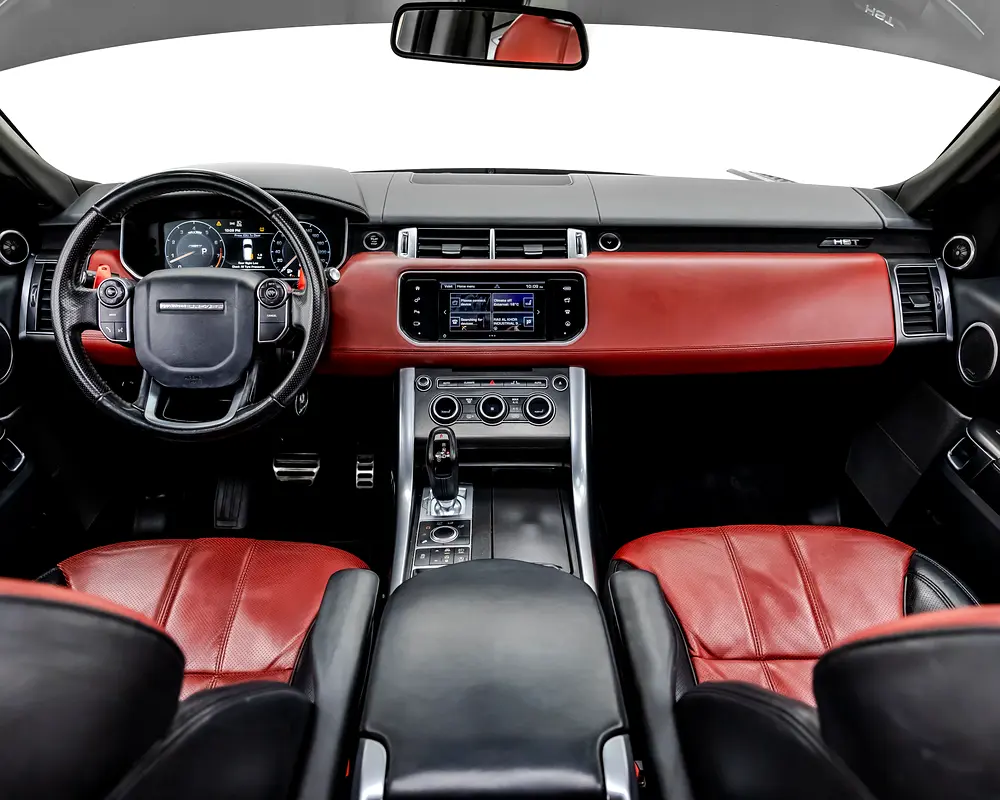 RANGE ROVER SPORT HST V6 - 2016 - GCC - EXCELLENT CONDITION - Image 4