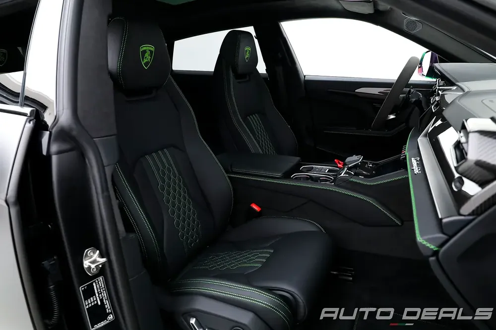 2025 Lamborghini Urus SE Capsule Hybrid | Brand New | Best in Class | Carbon Fiber Interior - Image 19