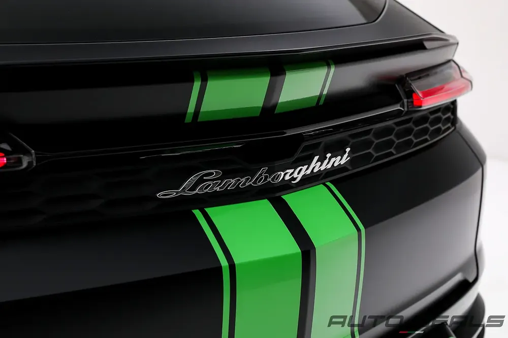 2025 Lamborghini Urus SE Capsule Hybrid | Brand New | Best in Class | Carbon Fiber Interior - Image 8