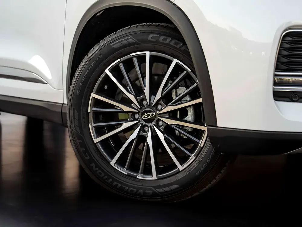 0% DOWN PAYMENT! | SAVVY-BUY | CHERY TIGGO 8 PRO MAX | PROTECT YOUR EQUITY | WARRANTY - Image 5