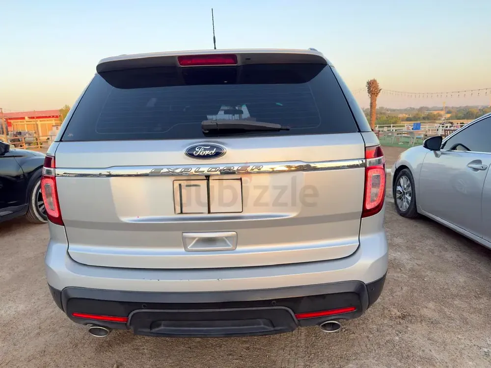 Ford Explorer - Excellent Condition - Full Service History - Agency Mataintaned - Image 4