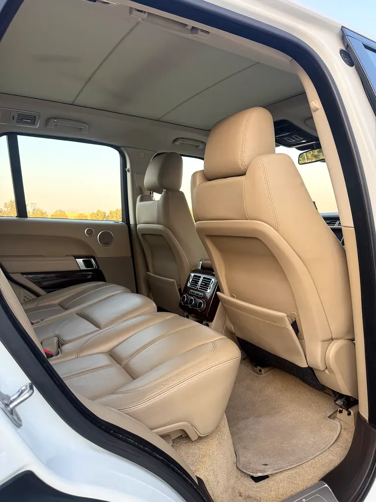 Land Rover vogue HSE GCC Oreginal paint excellent condition - Image 12