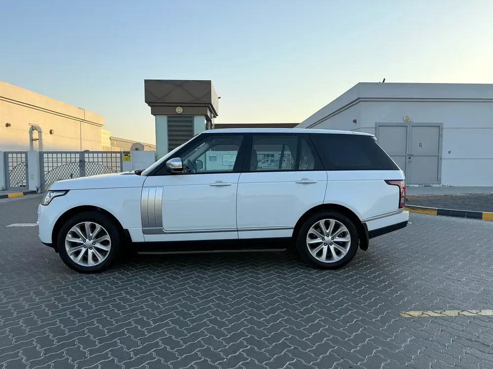 Land Rover vogue HSE GCC Oreginal paint excellent condition - Image 6