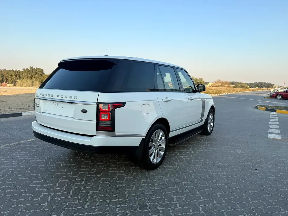 Land Rover vogue HSE GCC Oreginal paint excellent condition - Image 8