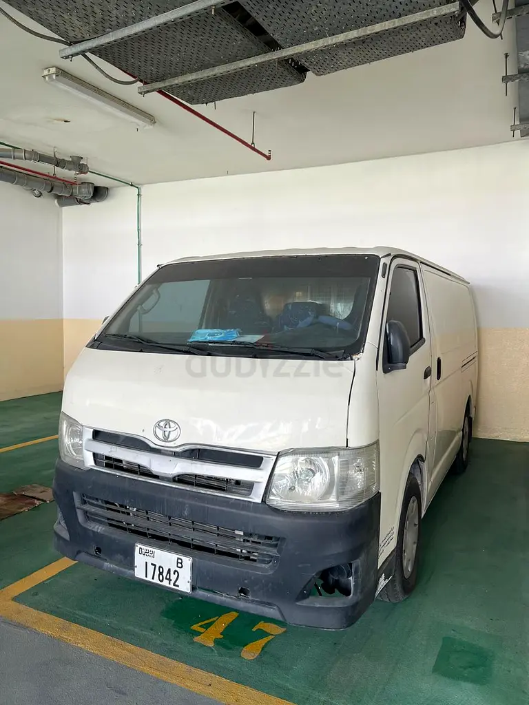 Reliable Toyota Hiace 2013 | GCC Specs | Well Maintained - Image 4