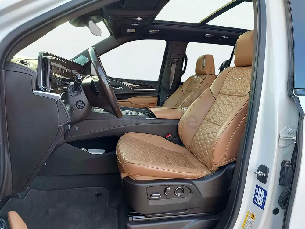 2021 Cadillac Escalade Platinum 6.2L | GCC Specifications - Image 12