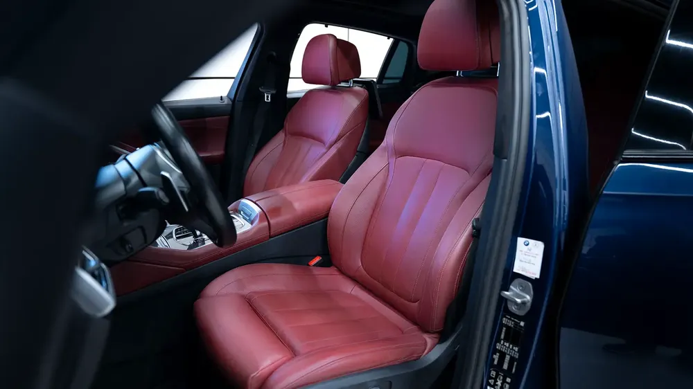 BMW X6 M50i 2022 GCC Specs - Pristine Condition! - Image 12
