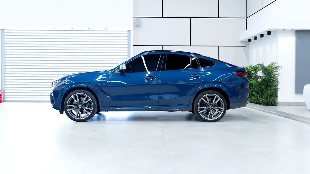 BMW X6 M50i 2022 GCC Specs - Pristine Condition! - Image 4