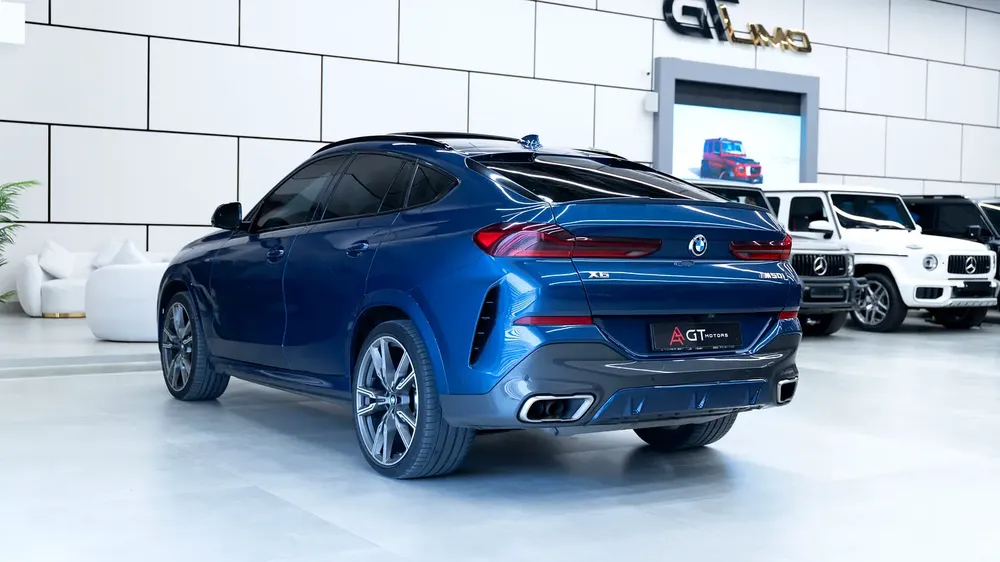 BMW X6 M50i 2022 GCC Specs - Pristine Condition! - Image 6