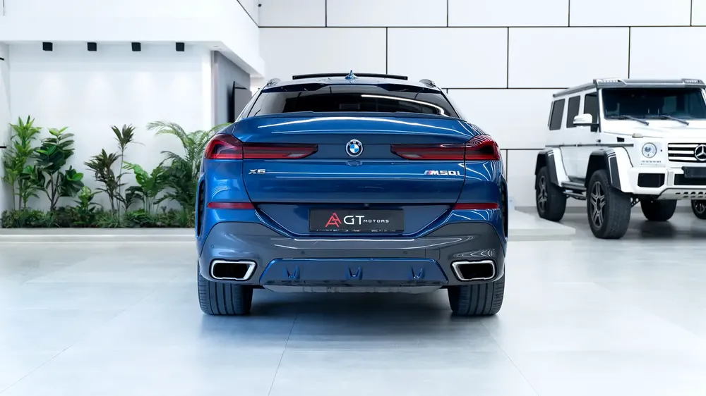 BMW X6 M50i 2022 GCC Specs - Pristine Condition! - Image 7