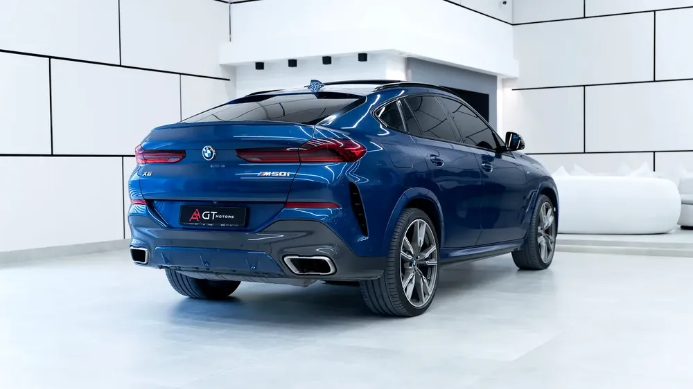 BMW X6 M50i 2022 GCC Specs - Pristine Condition! - Image 8