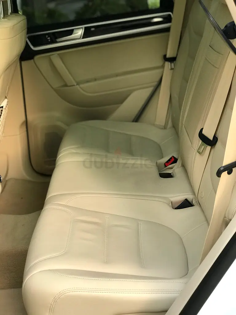 Volkswagen Touareg SEL 2016 GCC Specs I Original Paint I No Accident  Paint I Immaculate Condit - Image 5