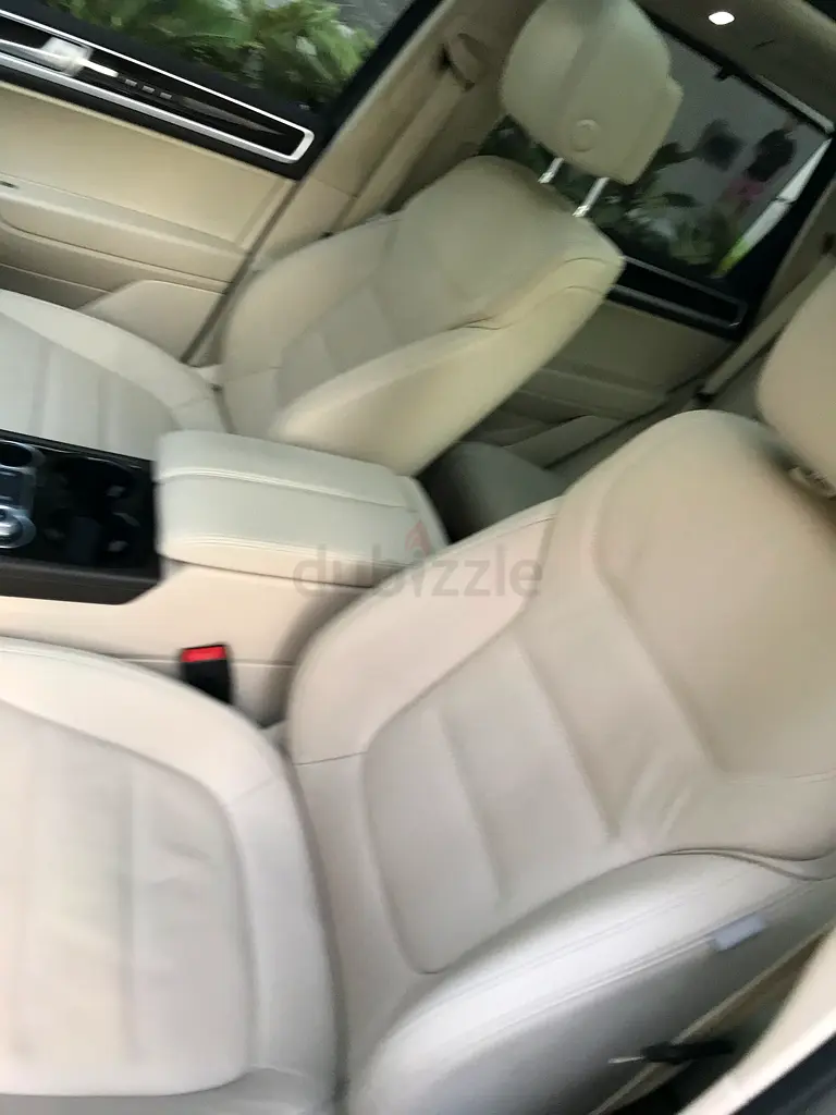 Volkswagen Touareg SEL 2016 GCC Specs I Original Paint I No Accident  Paint I Immaculate Condit - Image 8