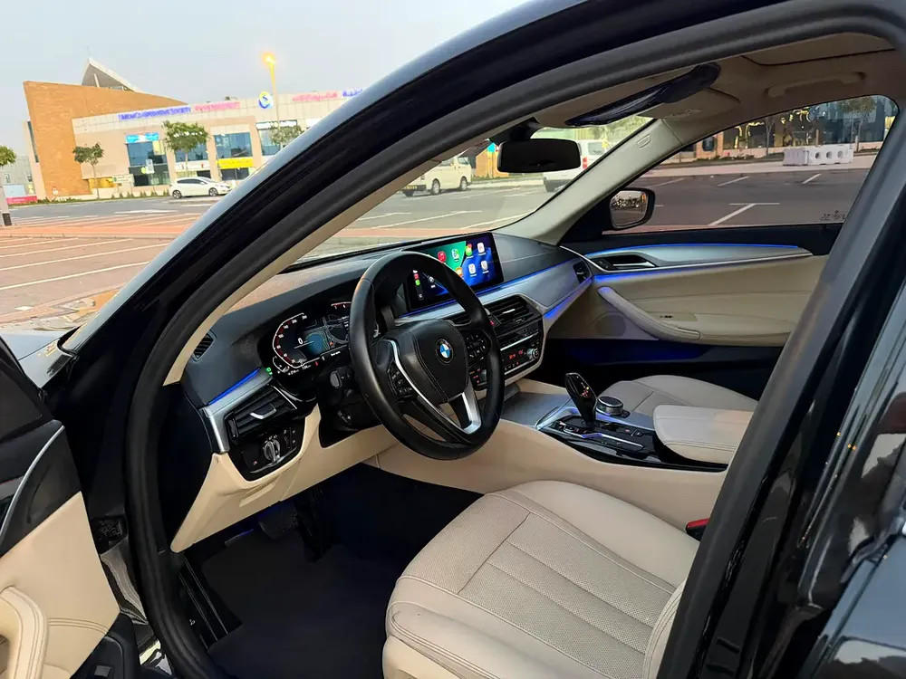 BMW 5-Series 520i 2023 GCC Specs - Pristine Condition - Image 17