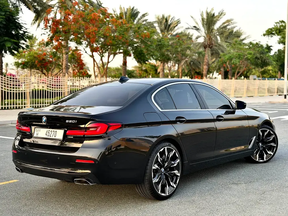 BMW 5-Series 520i 2023 GCC Specs - Pristine Condition - Image 6