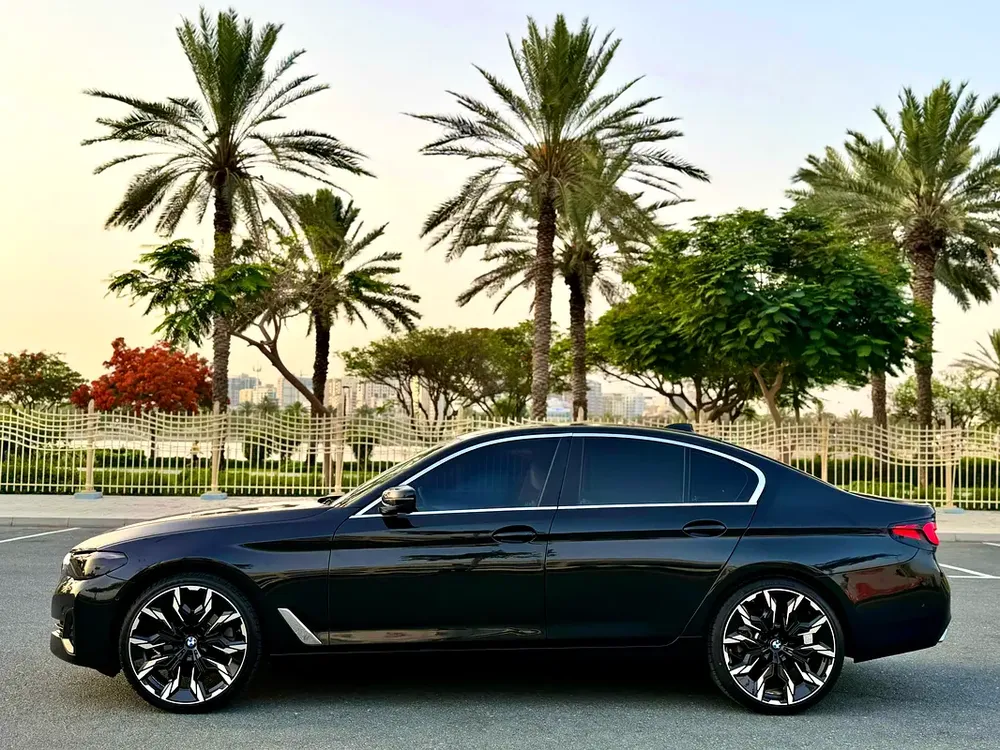 BMW 5-Series 520i 2023 GCC Specs - Pristine Condition - Image 7