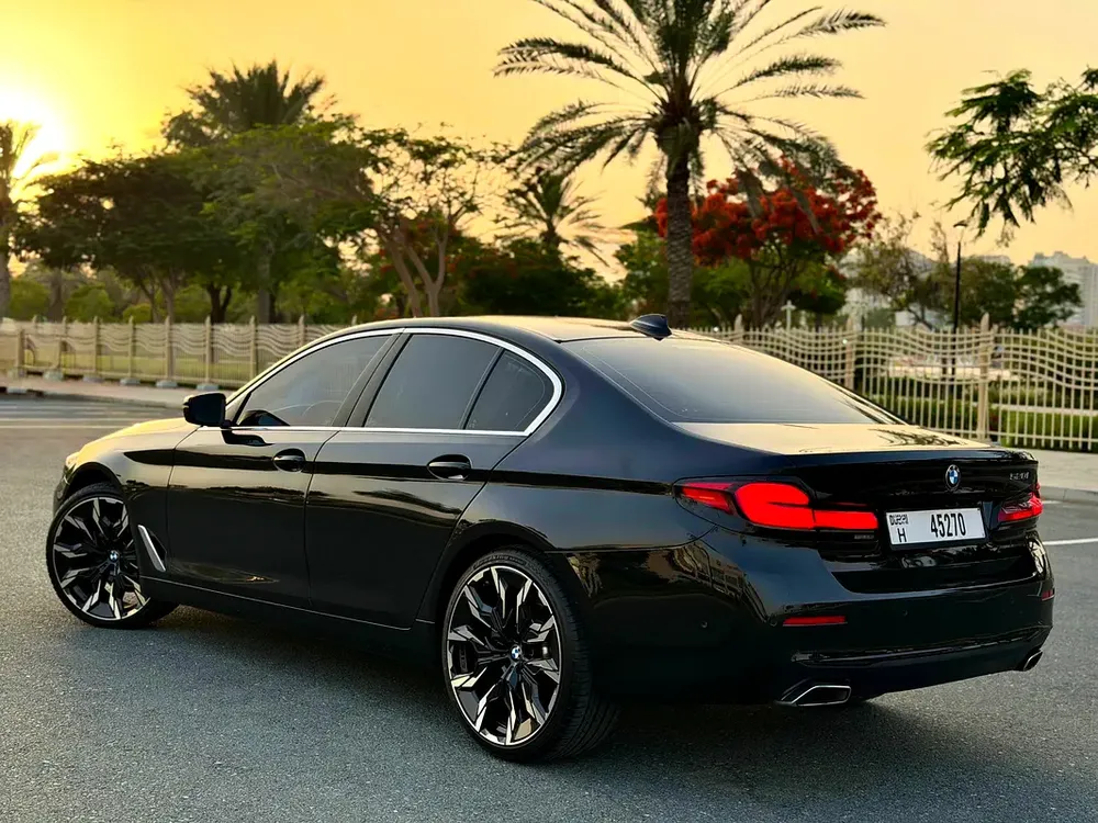 BMW 5-Series 520i 2023 GCC Specs - Pristine Condition - Image 9