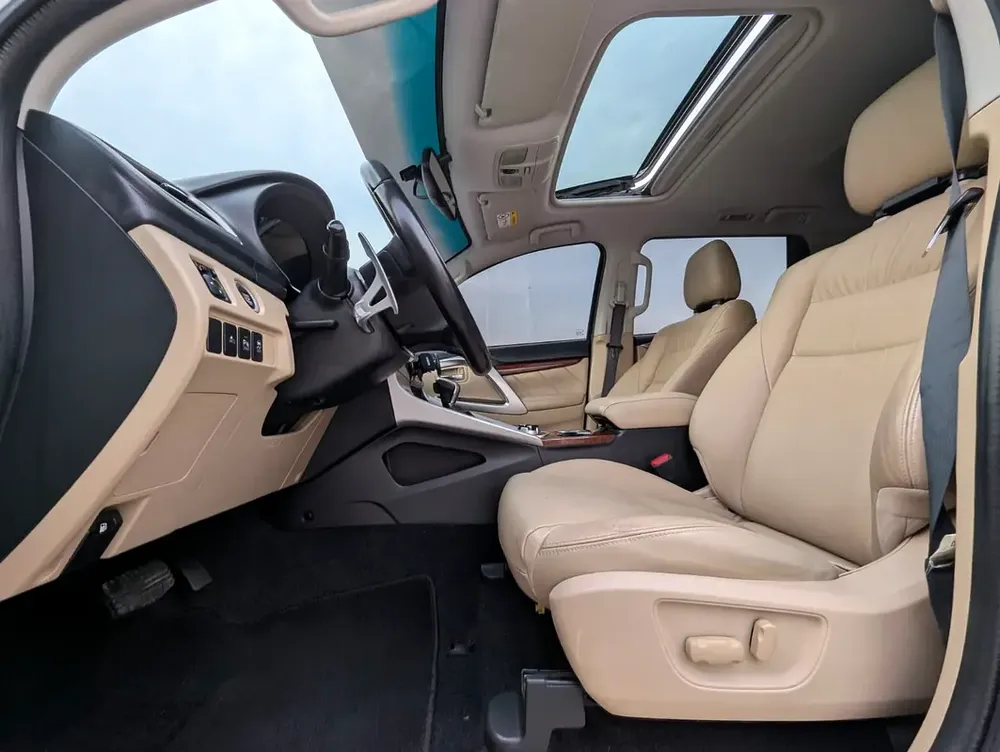 MITSUBISHI MONTERO SPORT 2016 GLS 4WD TOP LINE GCC IN EXCELLENT CONDITION - Image 11