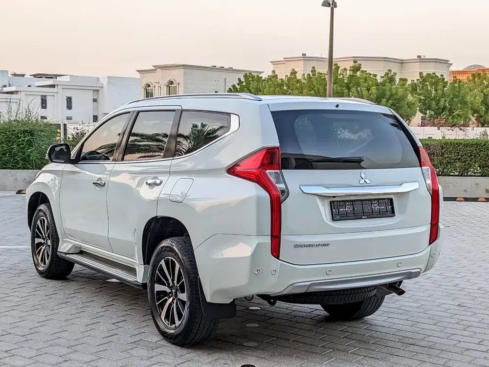 MITSUBISHI MONTERO SPORT 2016 GLS 4WD TOP LINE GCC IN EXCELLENT CONDITION - Image 15
