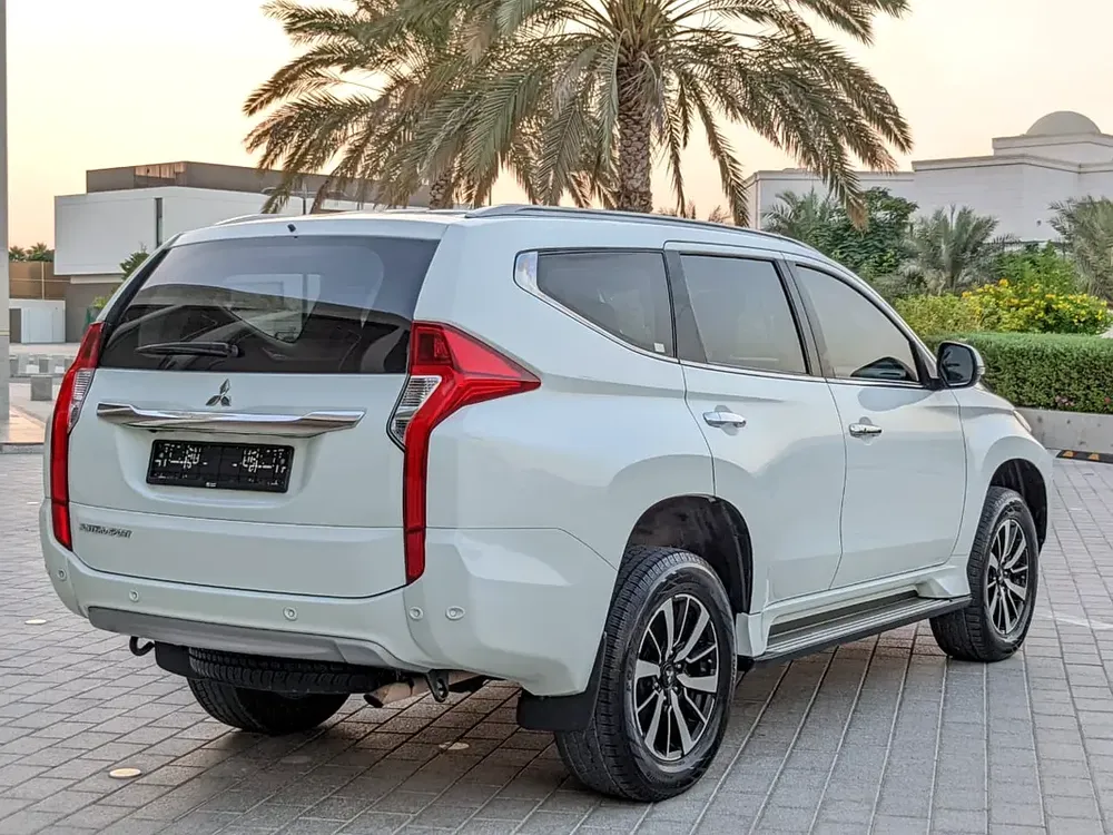 MITSUBISHI MONTERO SPORT 2016 GLS 4WD TOP LINE GCC IN EXCELLENT CONDITION - Image 16