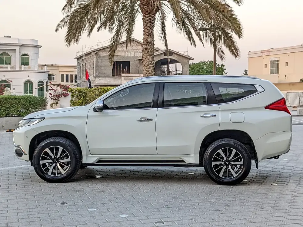 MITSUBISHI MONTERO SPORT 2016 GLS 4WD TOP LINE GCC IN EXCELLENT CONDITION - Image 18