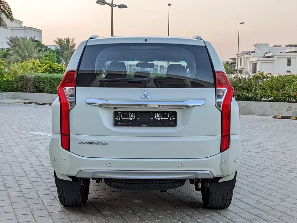 MITSUBISHI MONTERO SPORT 2016 GLS 4WD TOP LINE GCC IN EXCELLENT CONDITION - Image 19