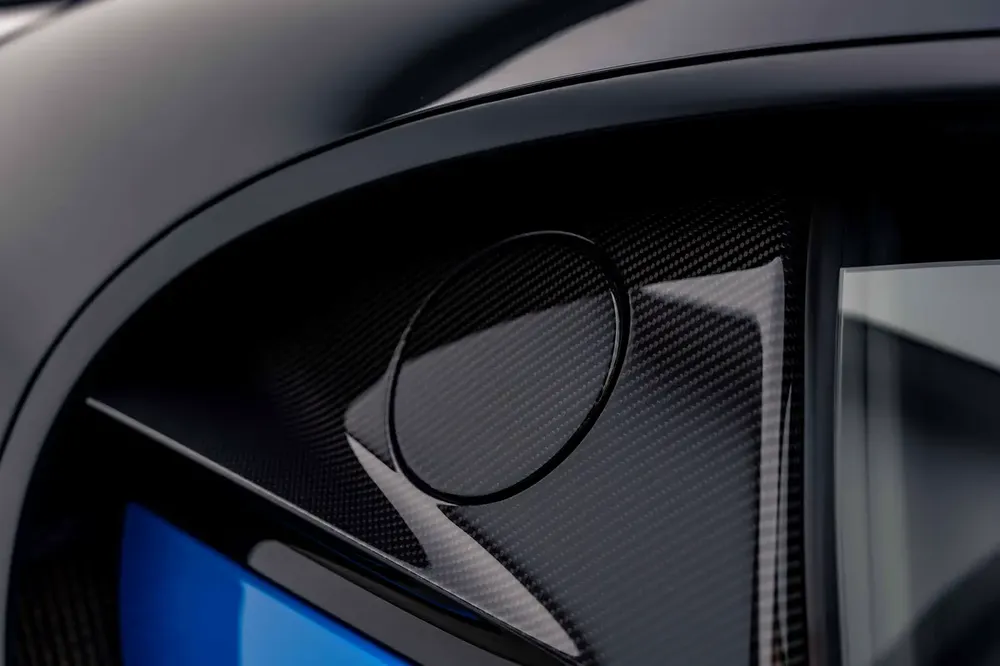 2017 Bugatti Chiron - Image 11