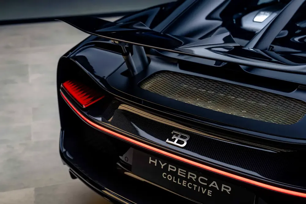 2017 Bugatti Chiron - Image 12