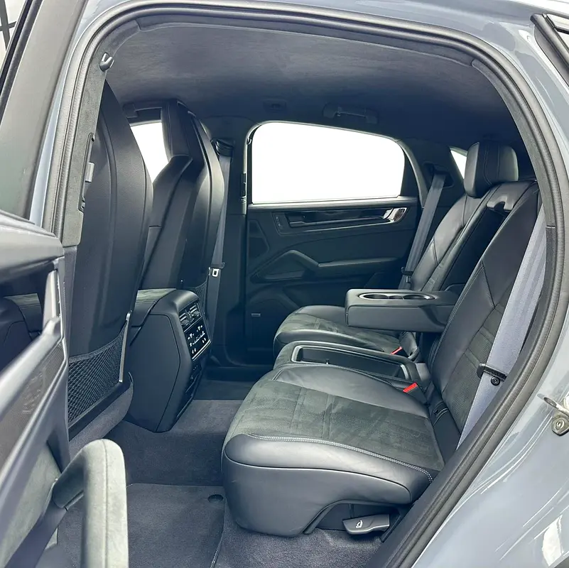 2025 Porsche Cayenne Turbo GT, Brand New, Nov/2027 Porsche Warranty, GCC - Image 18