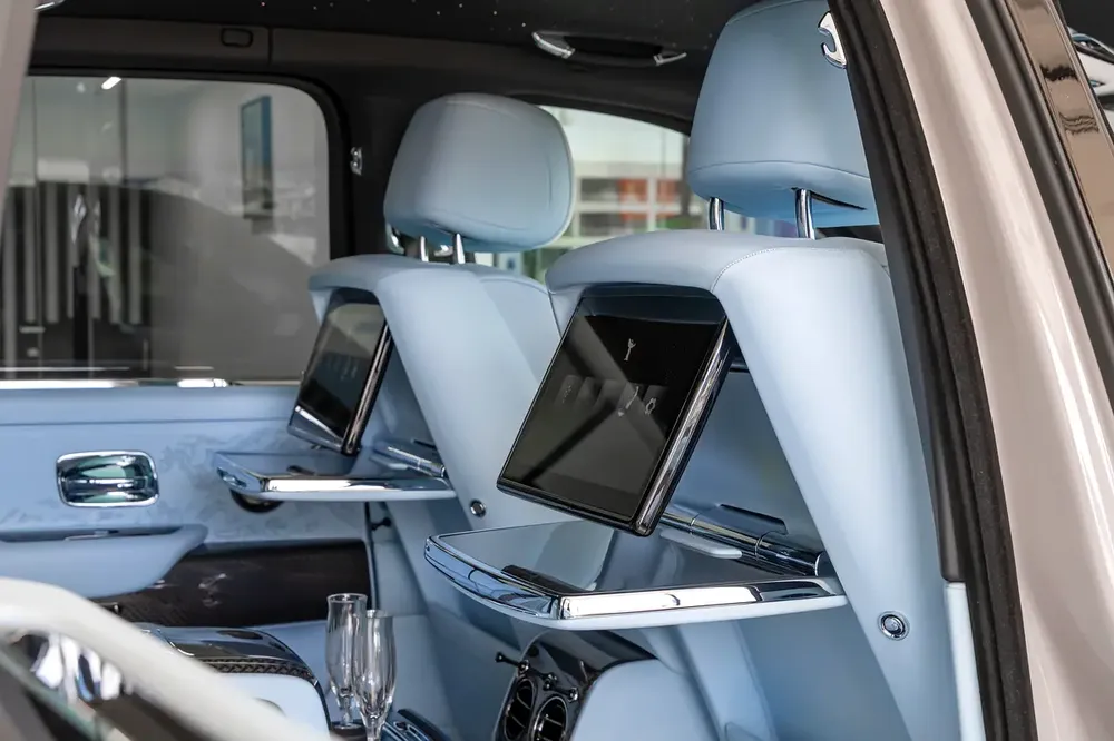 ROLLS-ROYCE CULLINAN | BLACK BADGE | EUROPEAN SPECS | FULL OPTION | BESPOKE SOUND SYSTEM | 2025 - Image 13