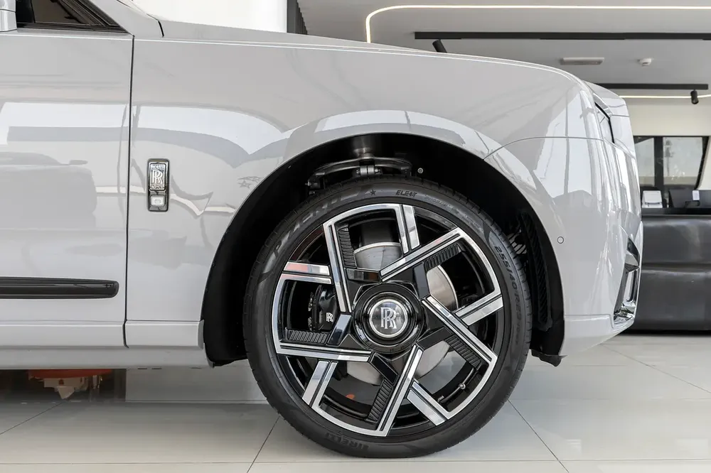 ROLLS-ROYCE CULLINAN | BLACK BADGE | EUROPEAN SPECS | FULL OPTION | BESPOKE SOUND SYSTEM | 2025 - Image 8