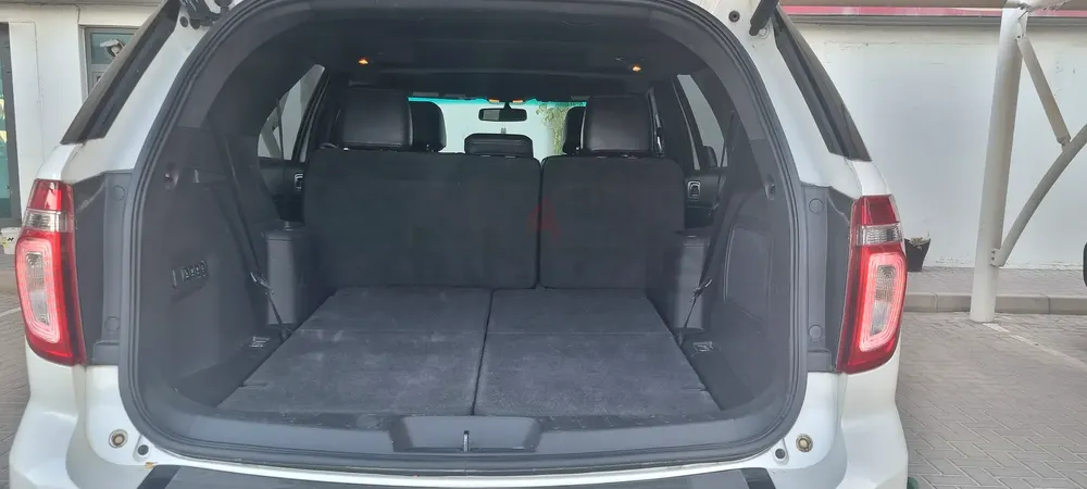 Ford Explorer Limited 2011 Japanese Specs - Pristine Condition - Image 11