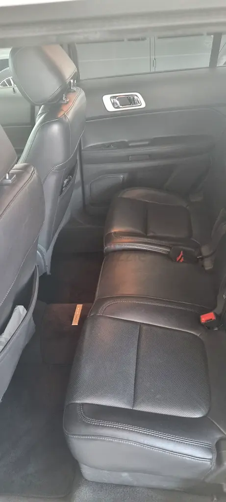 Ford Explorer Limited 2011 Japanese Specs - Pristine Condition - Image 13