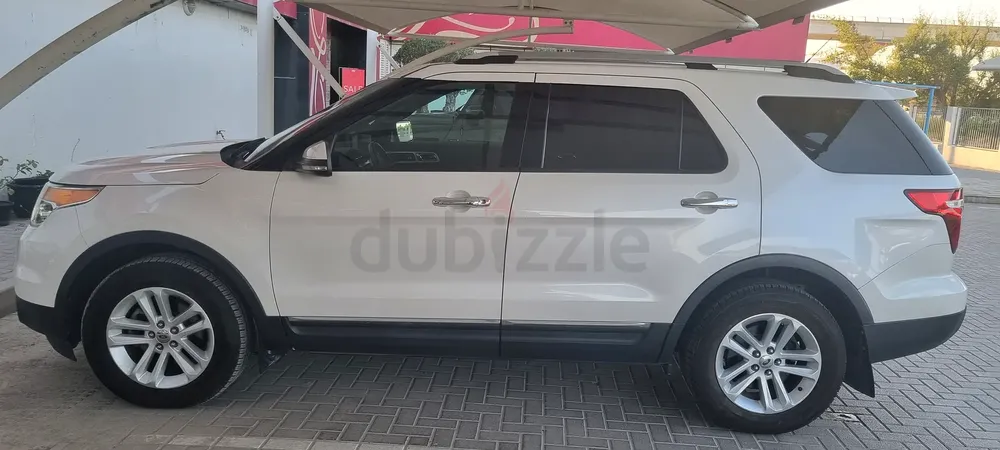 Ford Explorer Limited 2011 Japanese Specs - Pristine Condition - Image 5