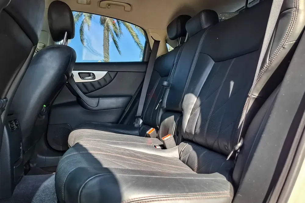 AED 699/month | 2018 Infiniti QX70 Excellence | GCC Specs | Ref#393550 - Image 12