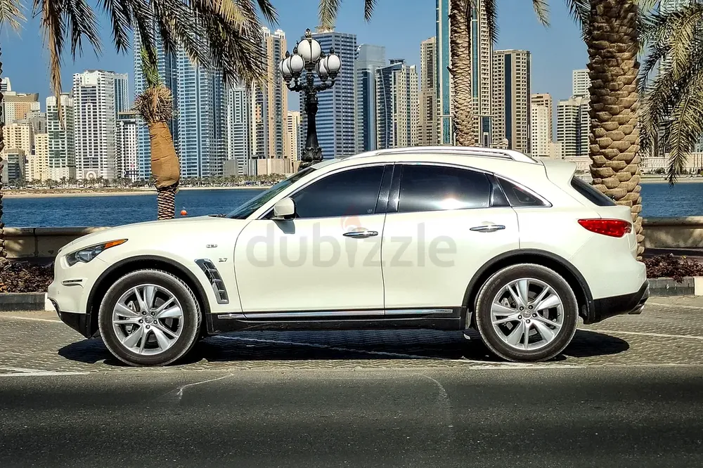 AED 699/month | 2018 Infiniti QX70 Excellence | GCC Specs | Ref#393550 - Image 5