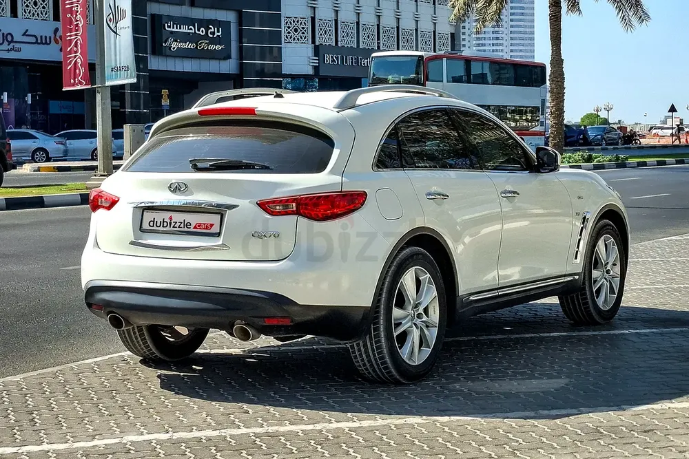 AED 699/month | 2018 Infiniti QX70 Excellence | GCC Specs | Ref#393550 - Image 6