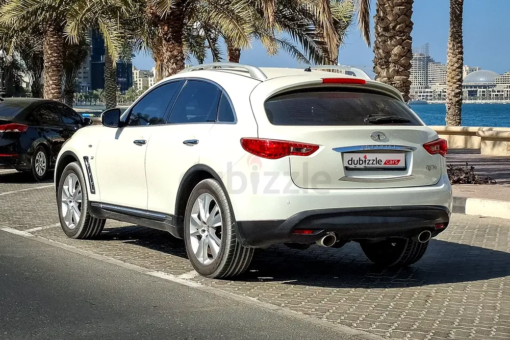 AED 699/month | 2018 Infiniti QX70 Excellence | GCC Specs | Ref#393550 - Image 8