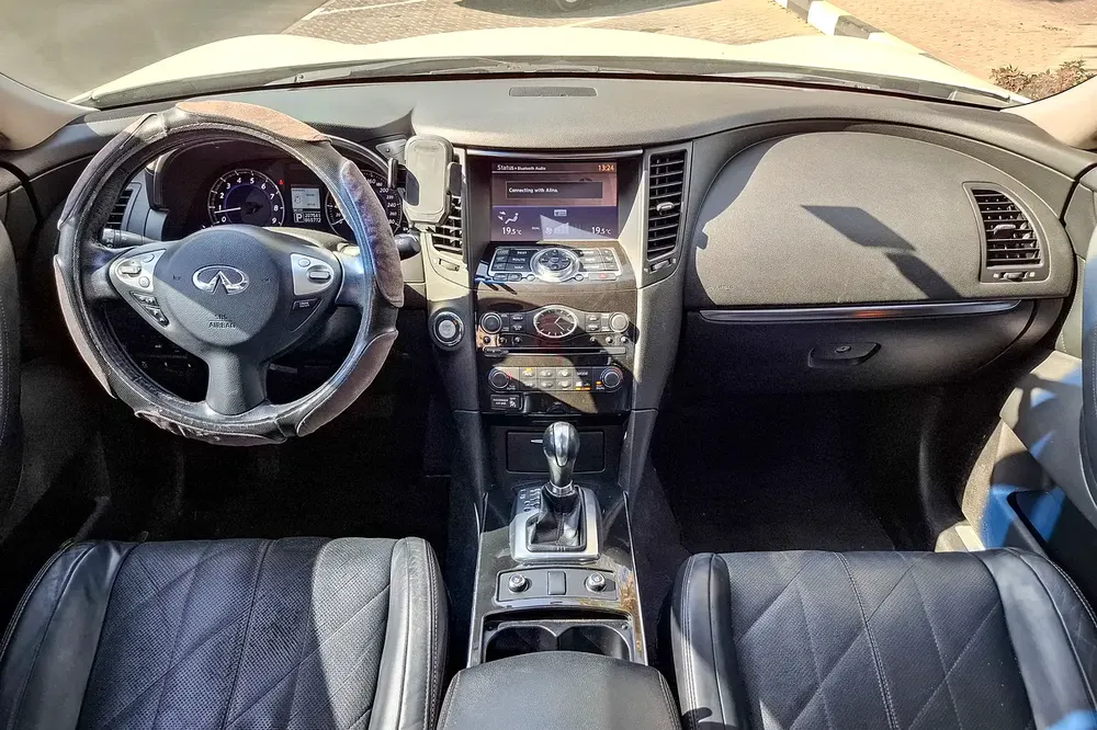 AED 699/month | 2018 Infiniti QX70 Excellence | GCC Specs | Ref#393550 - Image 9