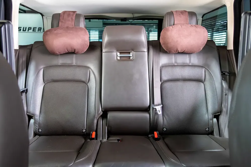 Range Rover Vogue Long Wheel Base-GCC-SVO Kit-Full Service History Available-Under Warranty - Image 14