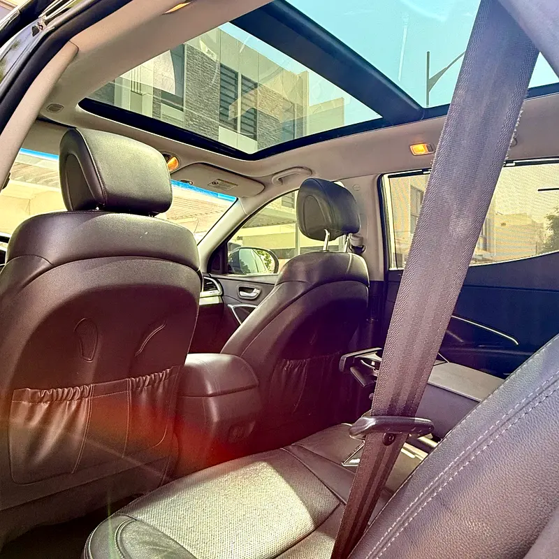 Santafe/ 2016/ GCC/ First owner/ Zero Accidents - Lady Use - Image 5