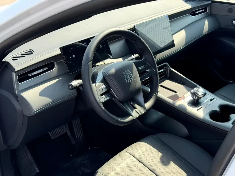 1.5L PHEV 2025 MODEL Export price @ 41,000 AED - Image 7